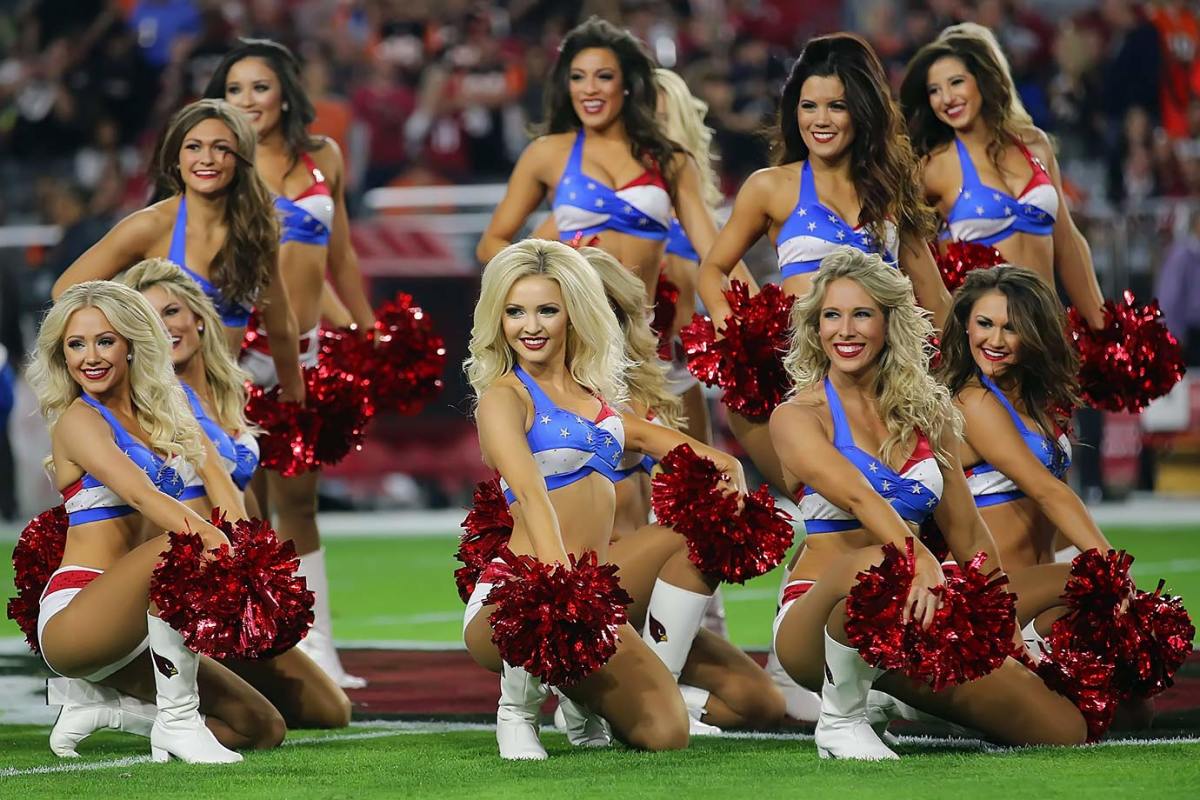 Arizona-Cardinals-cheerleaders-AZ_Cards_Cheer-112215-ZYP_1050.jpg