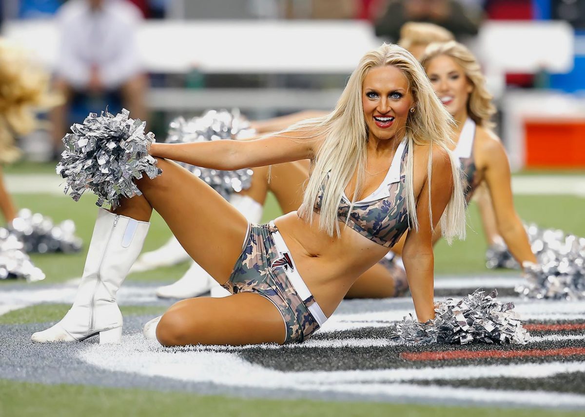 Atlanta-Falcons-cheerleaders-488151122_0678_Colts_at_Falcons.jpg