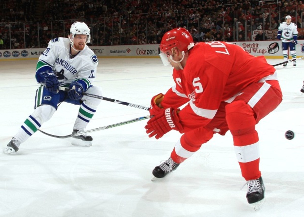 Lidstrom-Sedin-Reginek-bottom.jpg