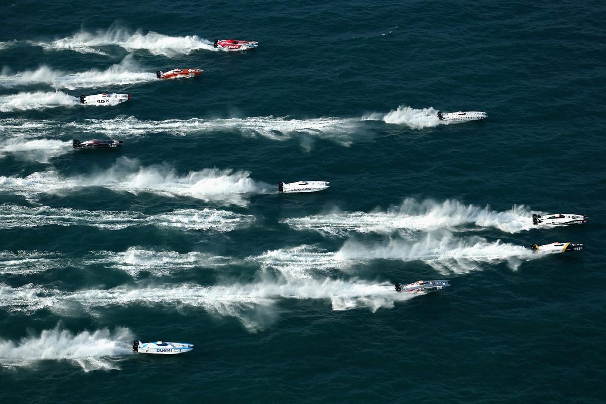 boat-race-498931266.jpg