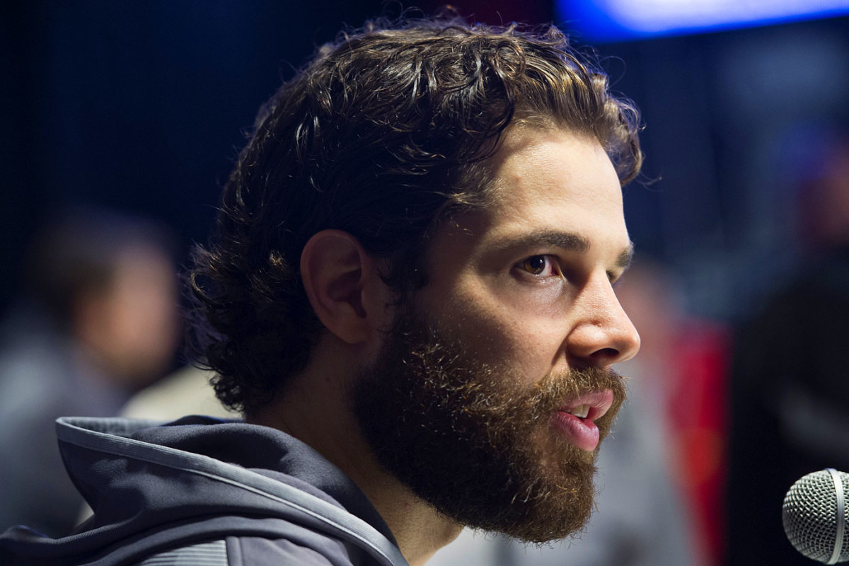 Corey-Crawford-beard.jpg
