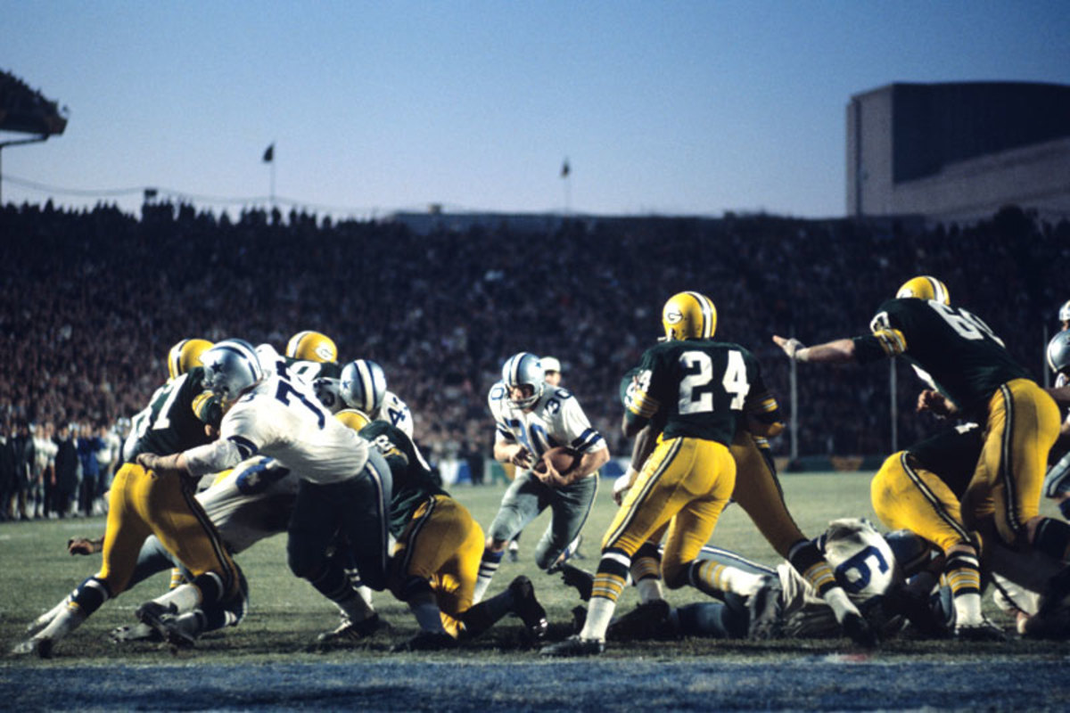 Reeves scored this touchdown in the previous season’s championship game in Dallas—but the Pack prevailed 34-27 and went on to Super Bowl I. (Neil Leifer/Sports Illustrated)