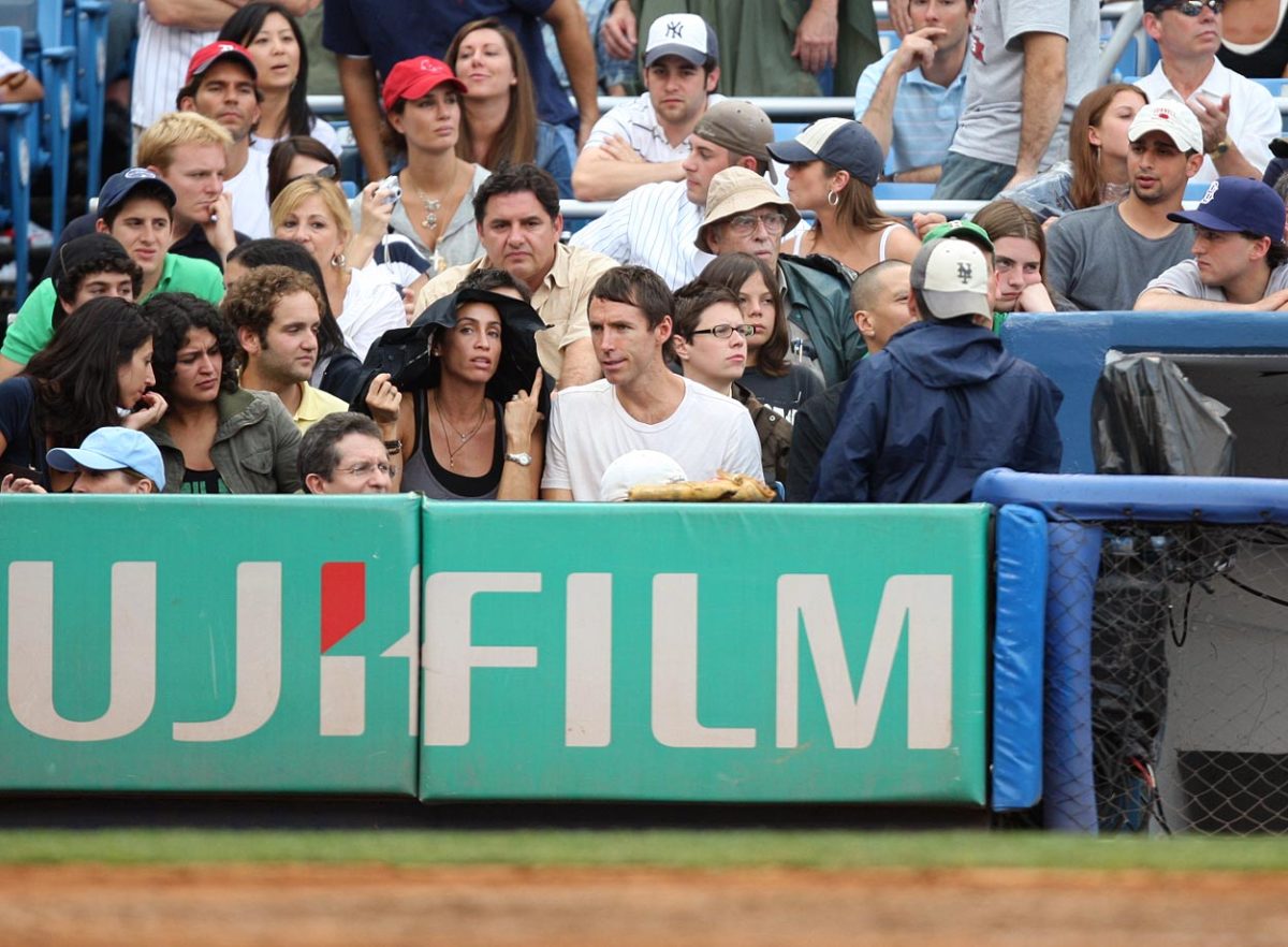 2008-Steve-Nash-Yankees-Red-Sox-game-076342466.jpg