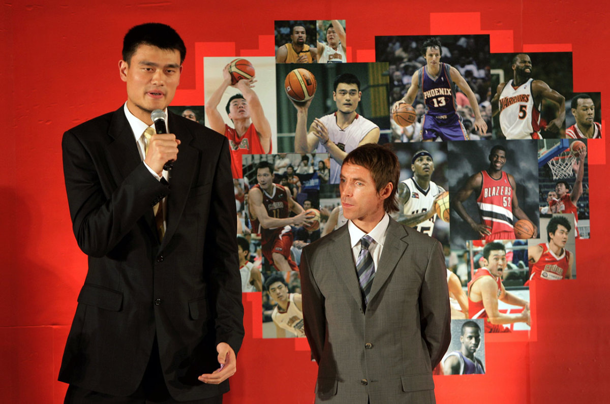 2007-Steve-Nash-Yao-Ming.jpg