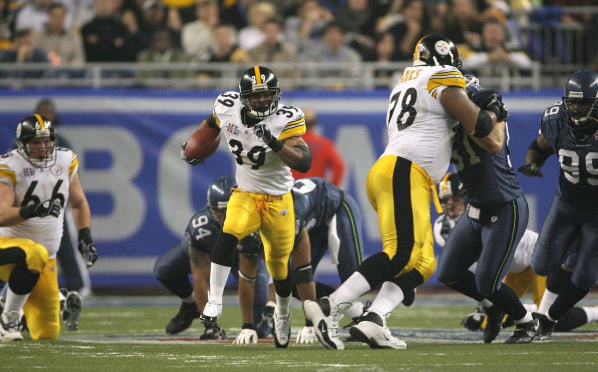 A classic Steelers run play set Parker off on his record touchdown scamper. 