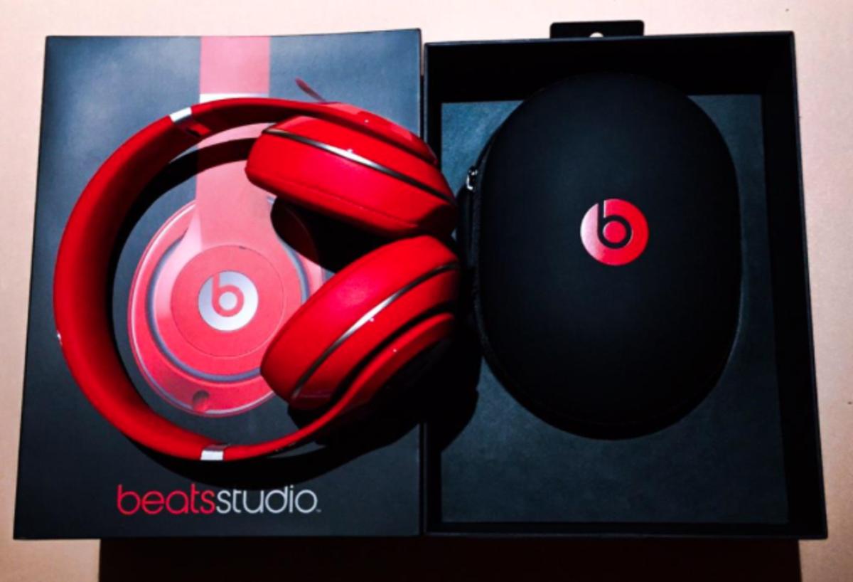 LeBron James gave Ohio State football players Beats by Dre headphones