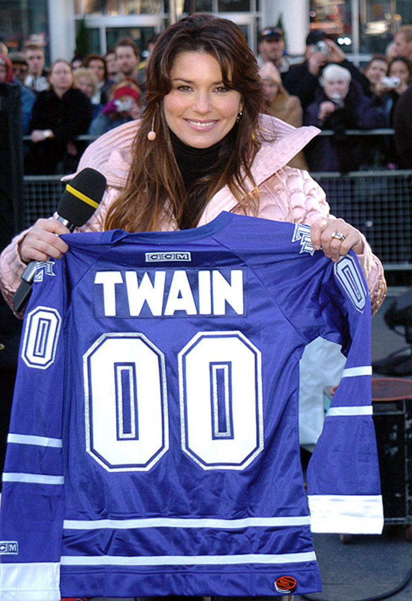 2004-Shania-Twain-Toronto-Maple-Leafs-jersey.jpg