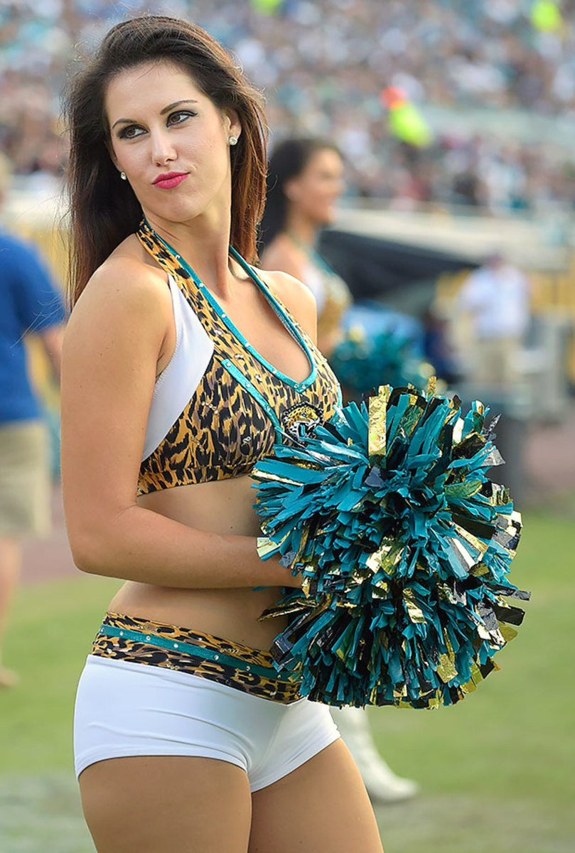 Jacksonville-Jaguars-ROAR-cheerleaders-AP_395201908148.jpg
