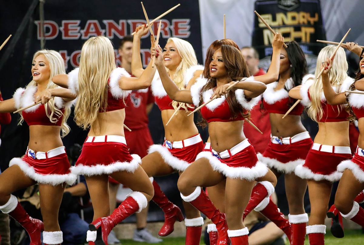 Houston-Texans-cheerleaders-AP_791103153591.jpg