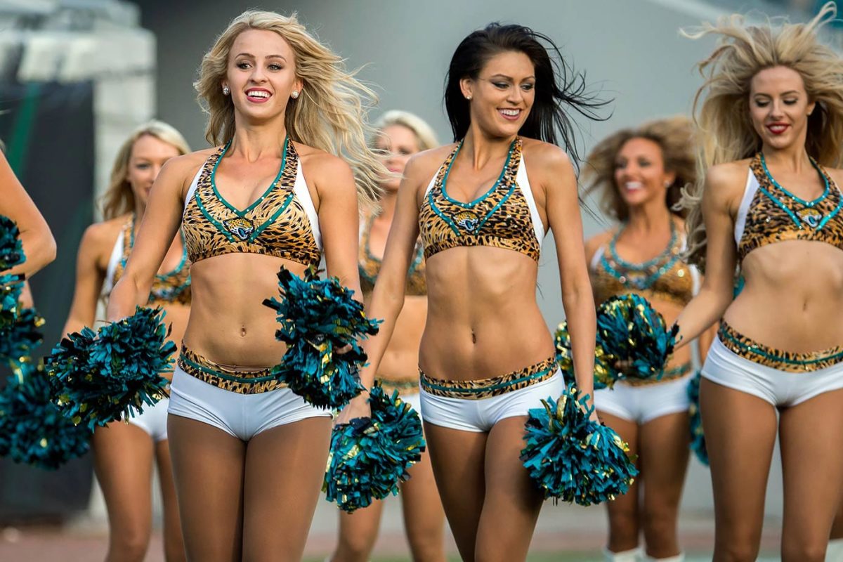 Jacksonville-Jaguars-ROAR-cheerleaders-AP_929977035352.jpg