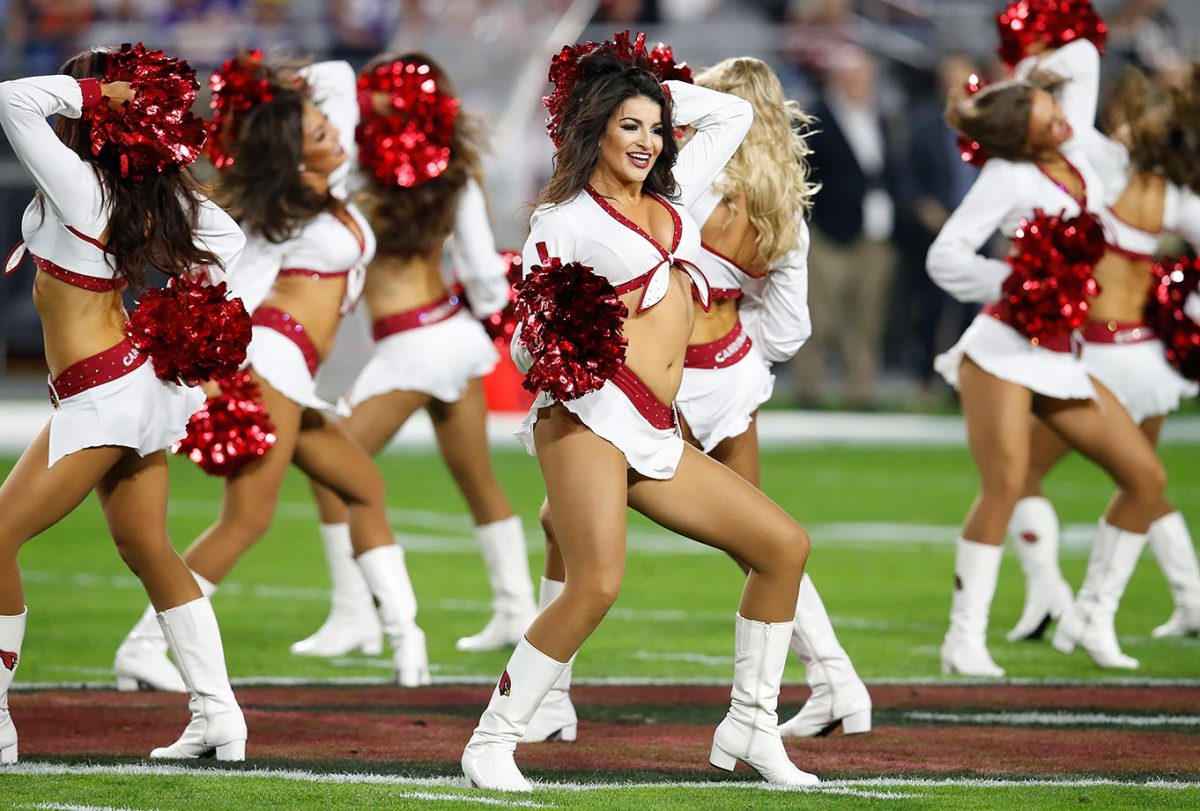 Arizona-Cardinals-cheerleaders-AP_580187370071.jpg