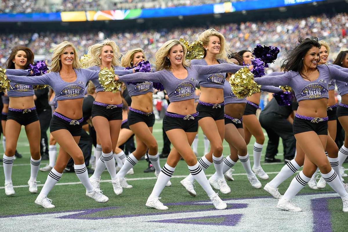 Baltimore-Ravens-cheerleaders-AP_78641650293.jpg