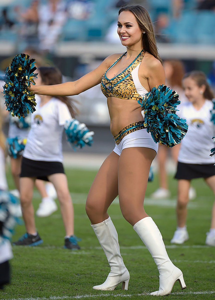 Jacksonville-Jaguars-ROAR-cheerleaders-AP_337264214858.jpg