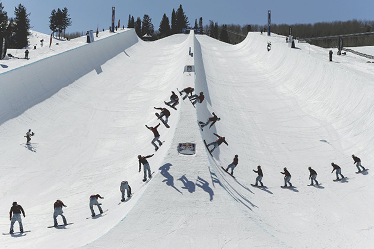 Greg-Bretz-transfers-over-the-spine-at-last-years-Red-Bull-Double-Pipe-event.jpg