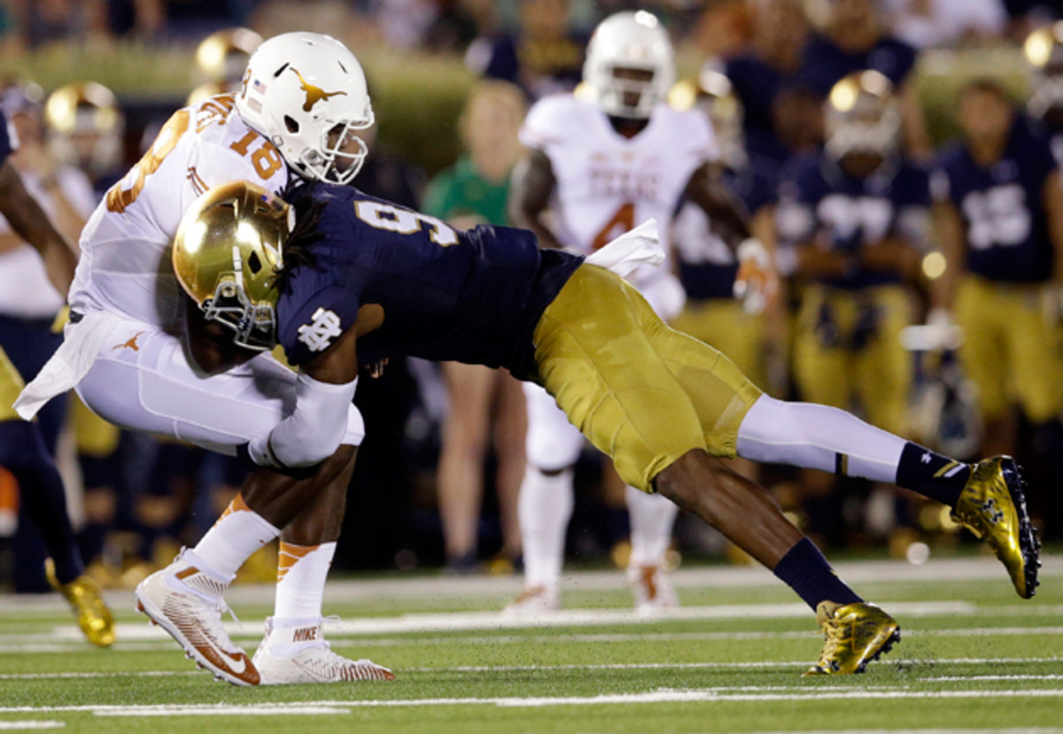jaylon-smith-tackle-swoopes.jpg