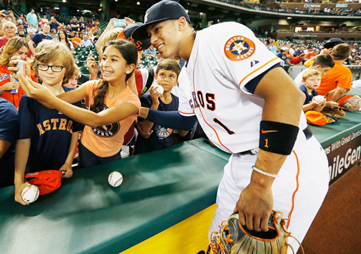 carlos-correa-selfie.jpg