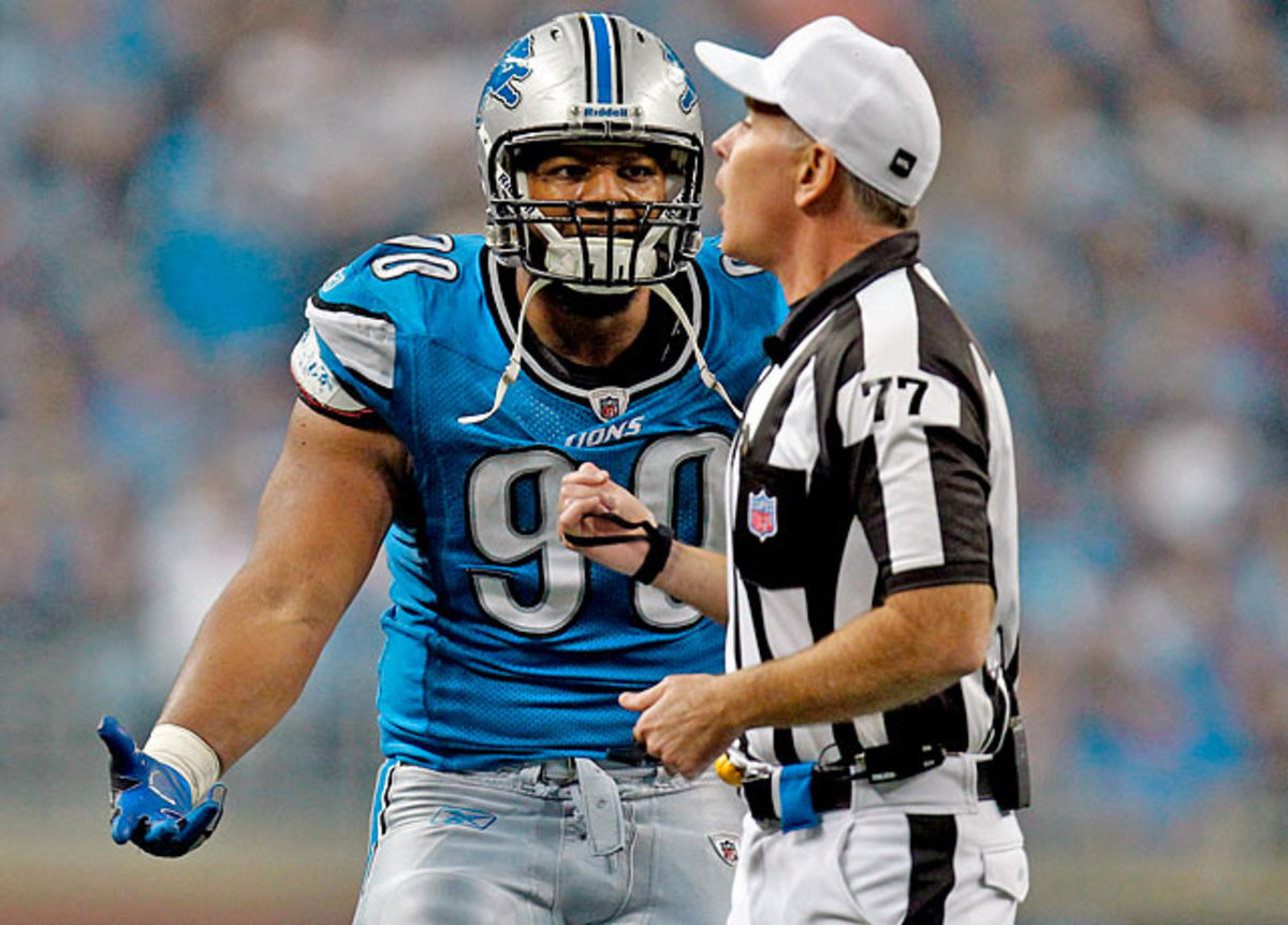 ndamukong-suh-referee.jpg