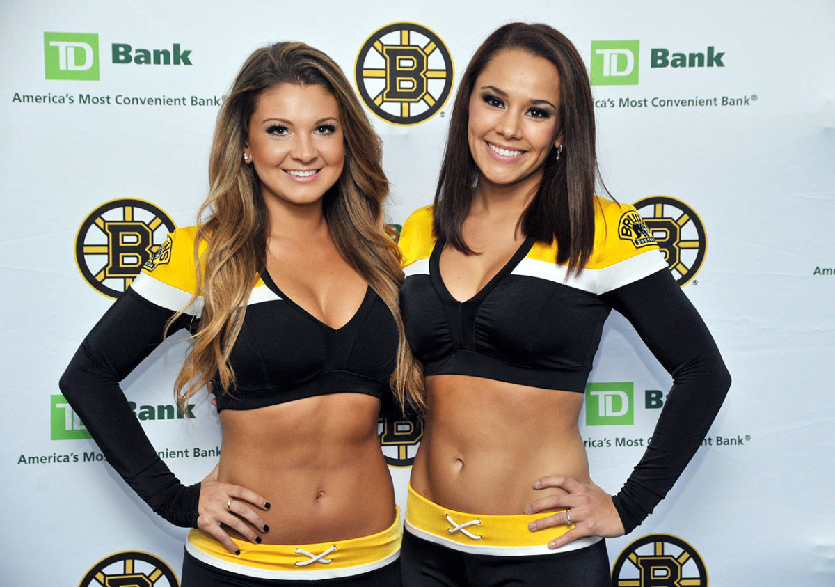 Boston-Bruins-Ice-Girls-147141008031_Flyer_at_Bruins.jpg