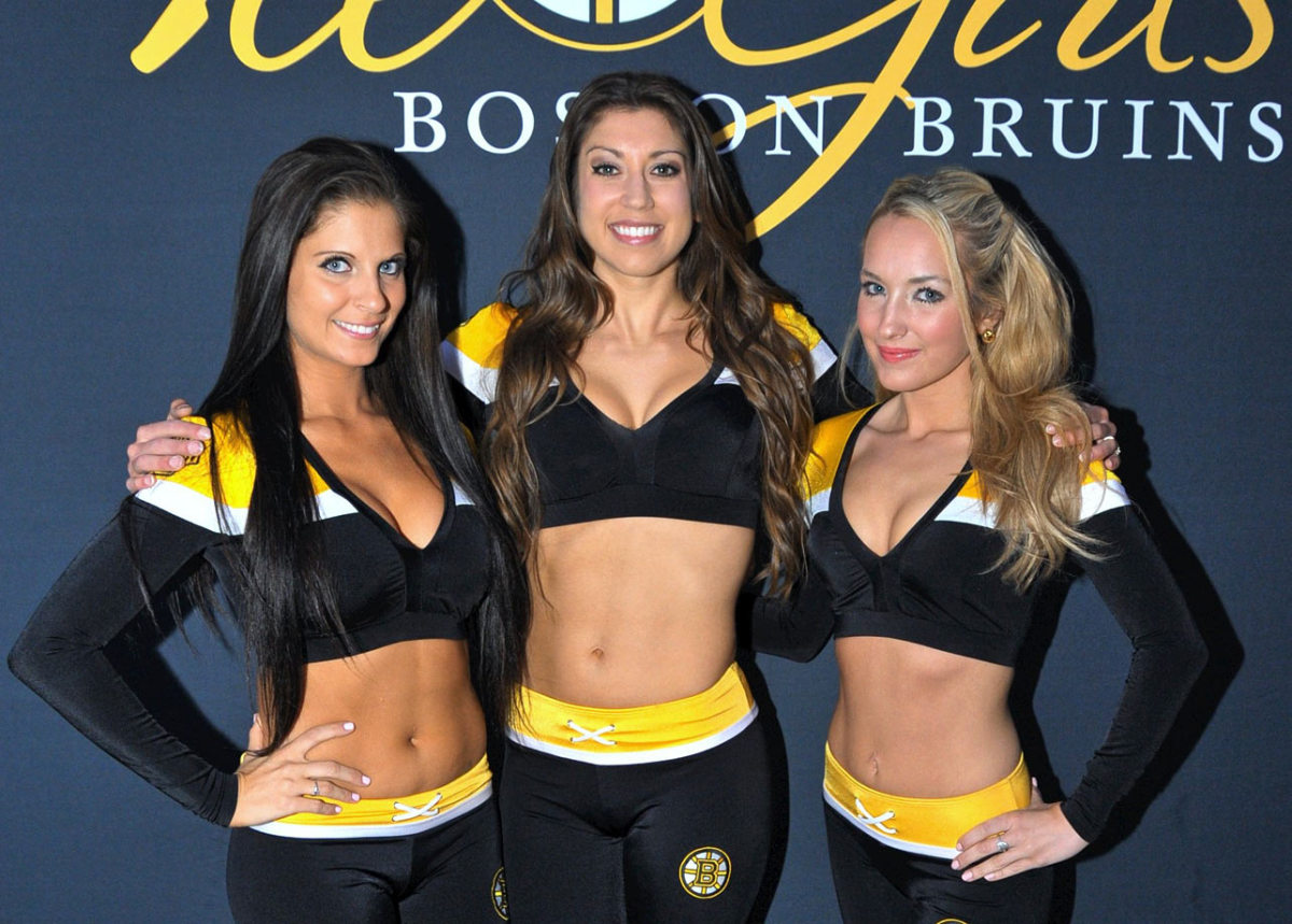 Boston-Bruins-Ice-Girls-147141008034_Flyer_at_Bruins.jpg