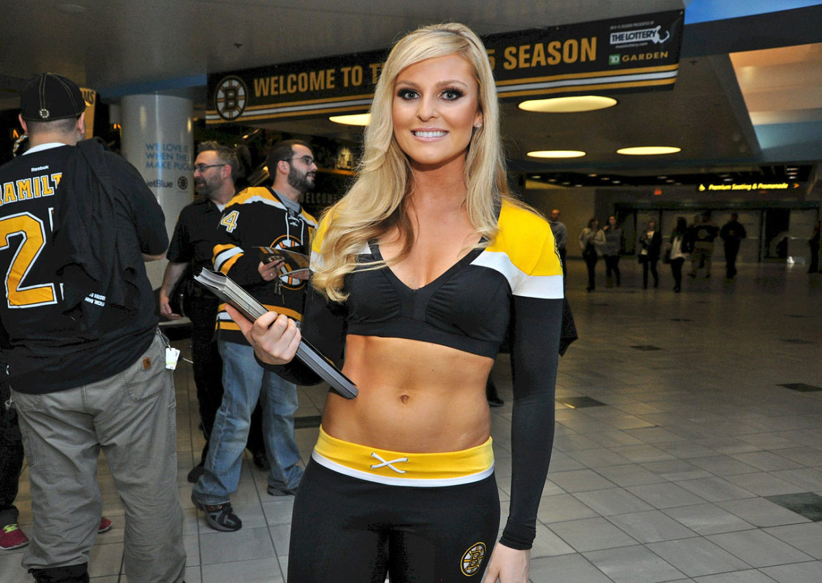 Boston-Bruins-Ice-Girls-147141008041_Flyer_at_Bruins.jpg