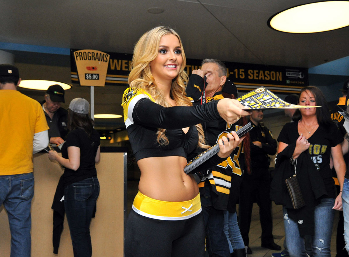 Boston-Bruins-Ice-Girls-147141008045_Flyer_at_Bruins.jpg