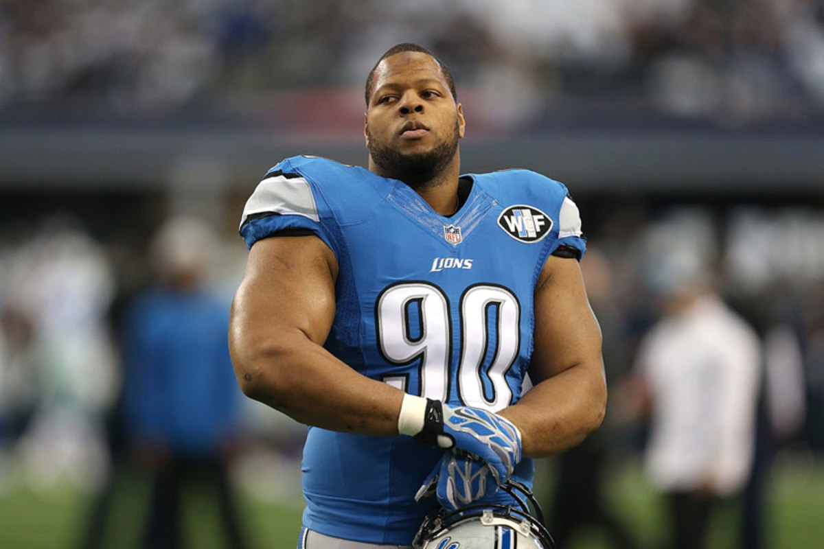 If he hits the market, Suh would be the most sought-after defensive line free agent since Reggie White. (Sarah Glenn/Getty Images)  