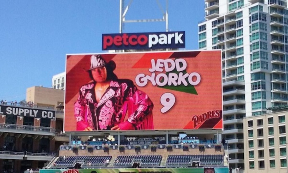 jedd-gyorko-padres-wrestling-intro-600.jpg