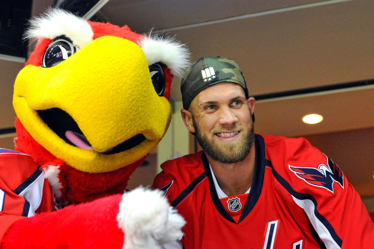 2015-0506-Bryce-Harper-Washington-Capitals-mascot-Slapshot.jpg