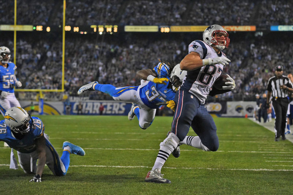 rob-gronkowski-120714-2-jwm.jpg