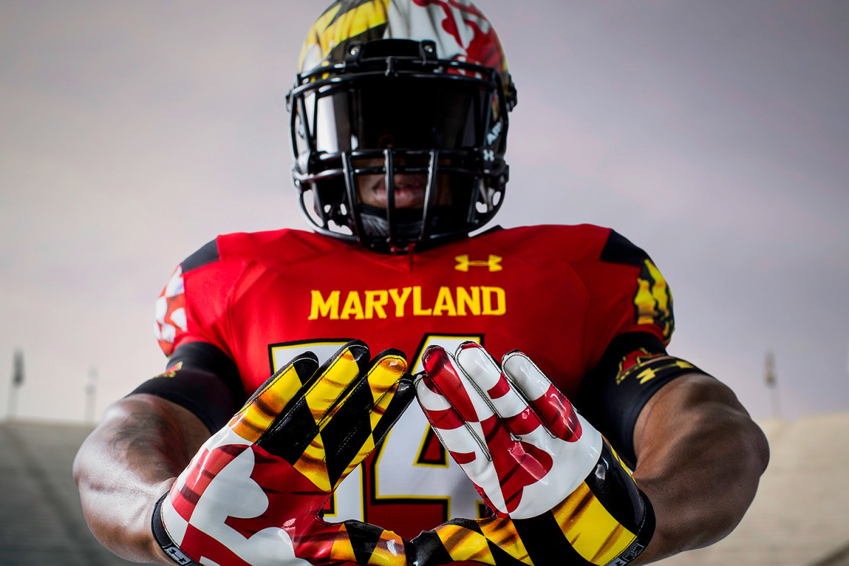 College_FBALL_GLOVES-MD.jpg