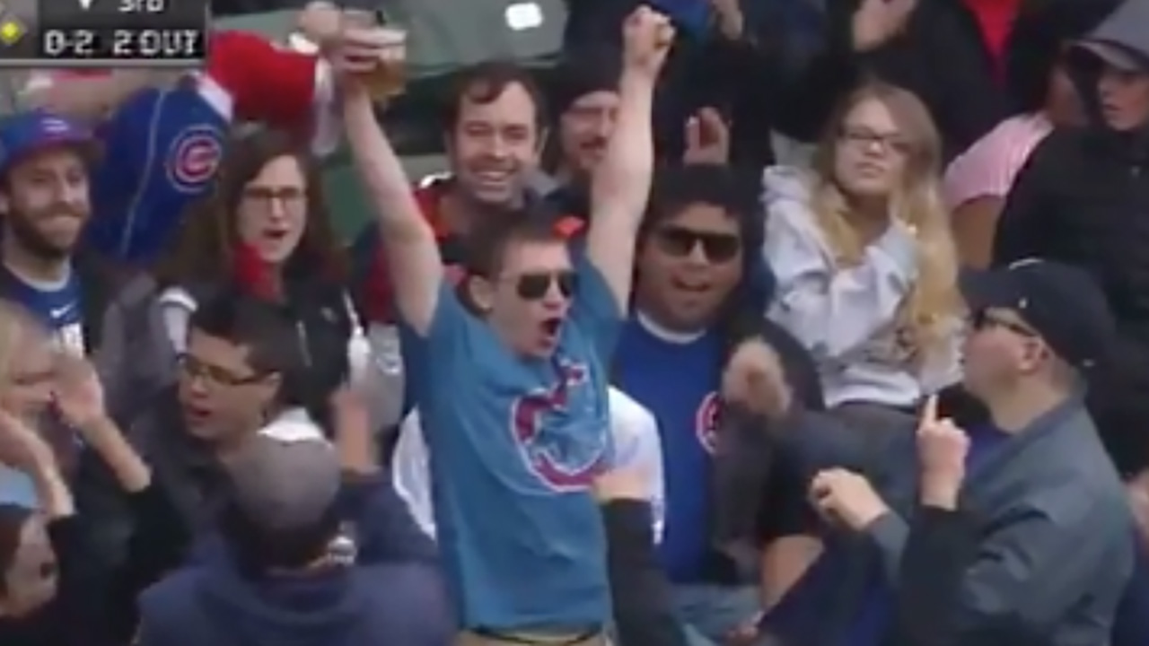 Chicago Cubs fan catches foul ball with beer Sports Illustrated