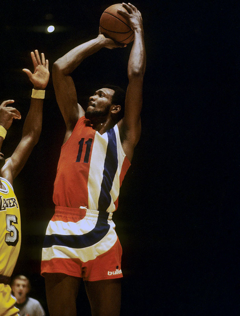 1,128 Elvin Hayes Bullets Stock Photos, High-Res Pictures, and Images -  Getty Images