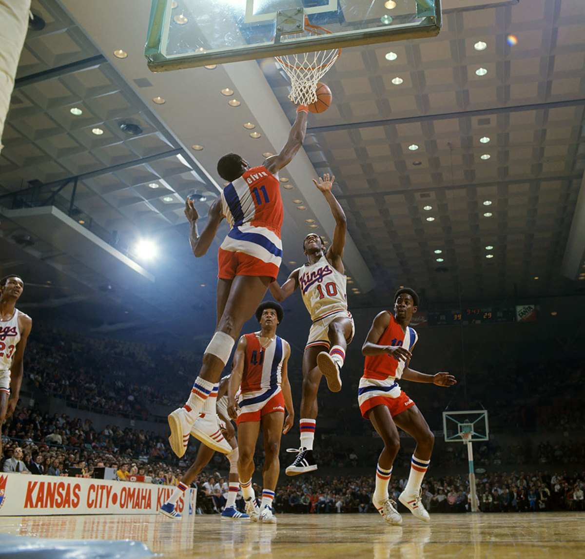 1973-Elvin-Hayes-Tiny-Nate-Archibald-NLC_04627.jpg
