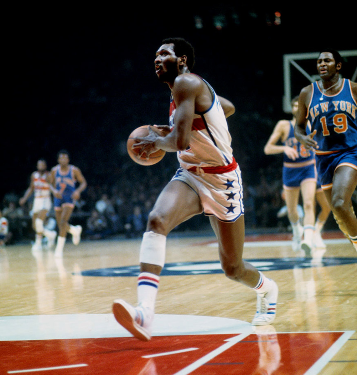 1974-Elvin-Hayes-079003982.jpg