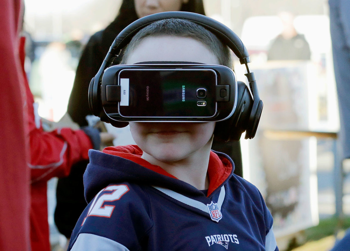 New-England-Patriots-fan-virtual-reality.jpg