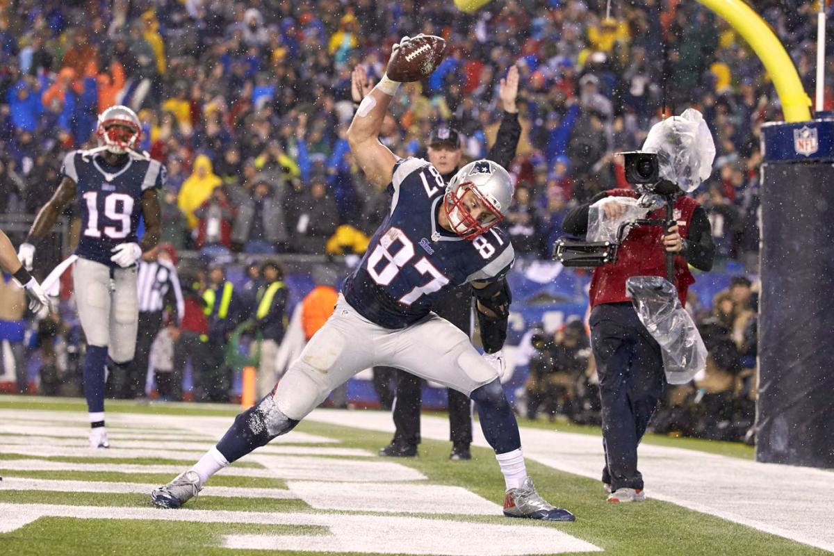 Rob-Gronkowski-X159173_TK1_2277.jpg