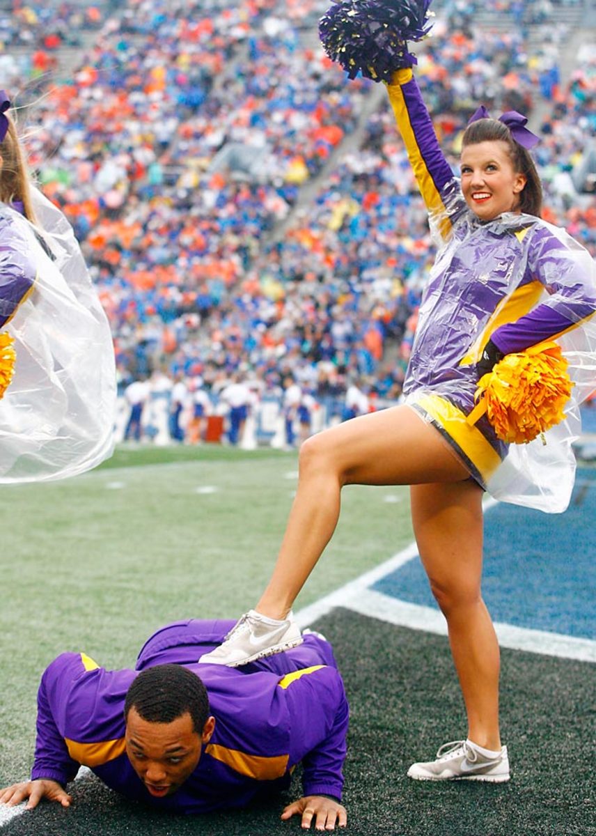 cheerleaders-a.jpg
