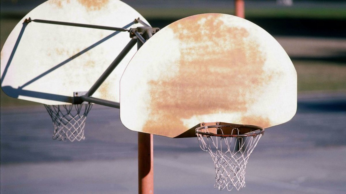 Seattle police, firemen help man stuck in basketball hoop Sports