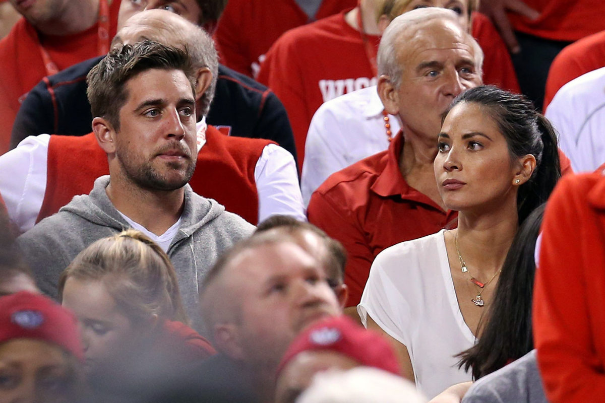 2015-0406-Aaron-Rodgers-Olivia-Munn.jpg