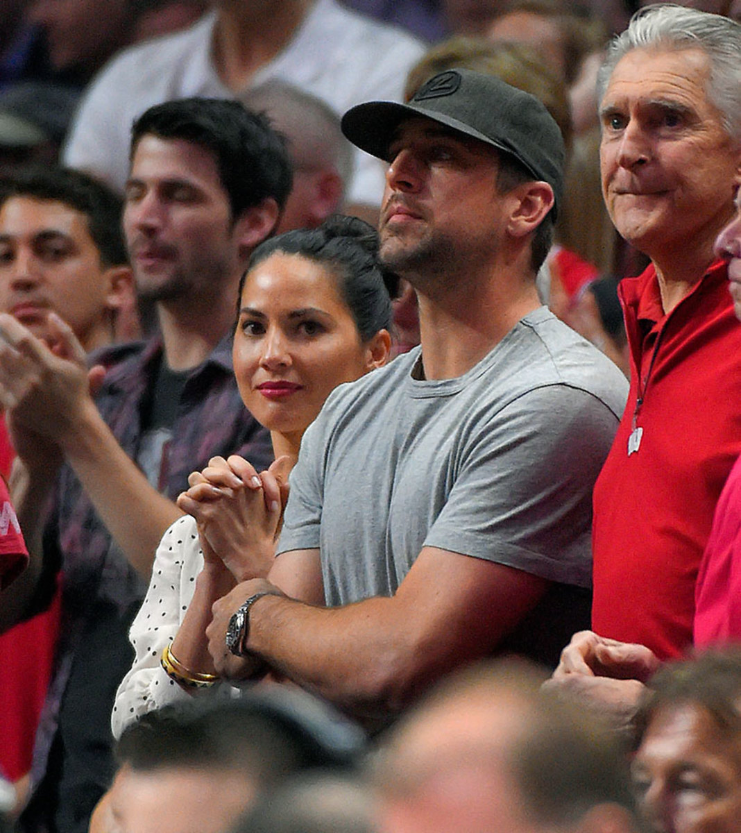 2015-0326-Olivia-Munn-Aaron-Rodgers.jpg