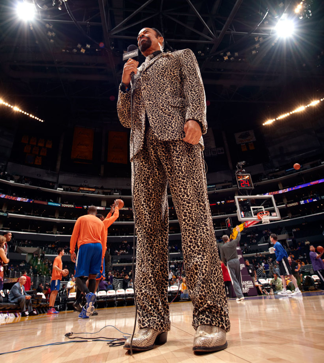 2011-0109-Walt-Clyde-Frazier-suit-opy2-56808.jpg