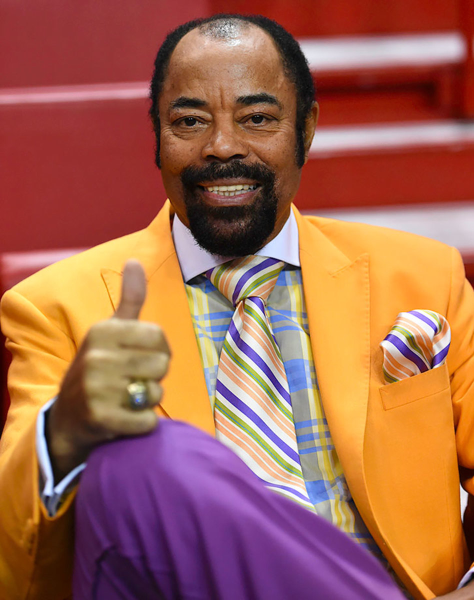 2015-1123-Walt-Clyde-Frazier-suit.jpg