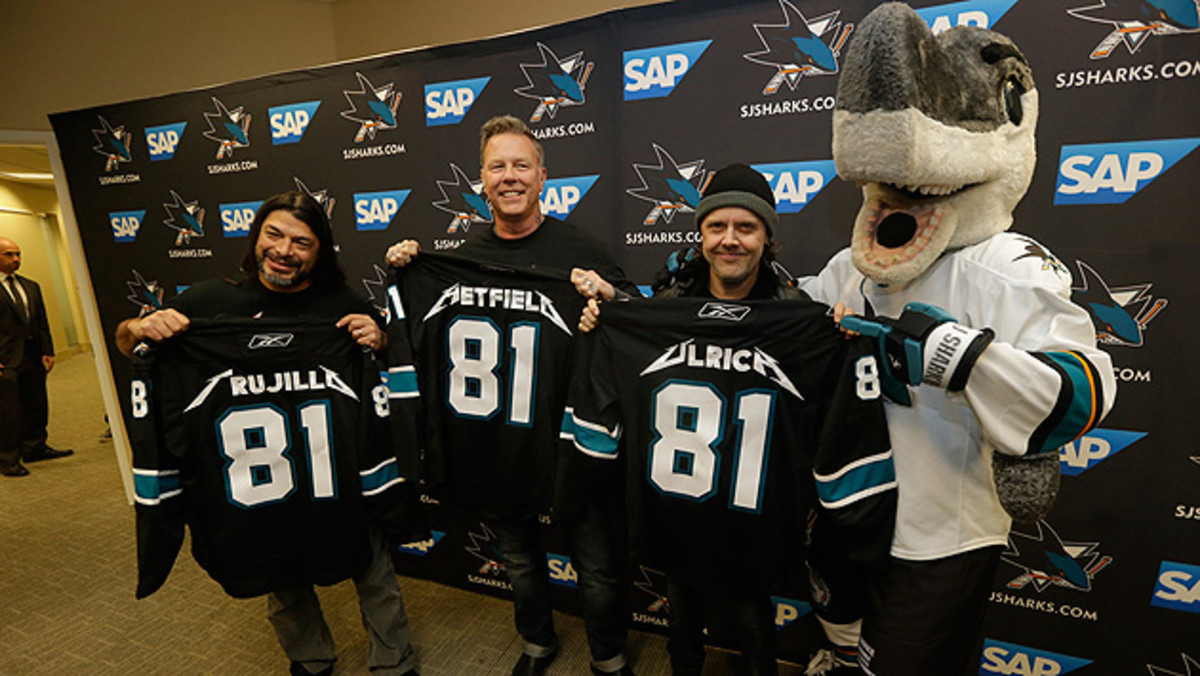 Behind-The-Scenes Footage From San Jose Sharks' METALLICA Night