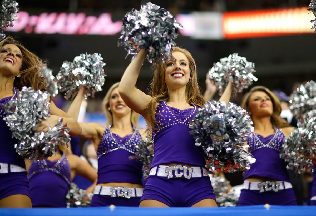 Peach-Bowl-TCU-cheerleaders-bf55b8648e864e4f9369772046e90869-0.jpg