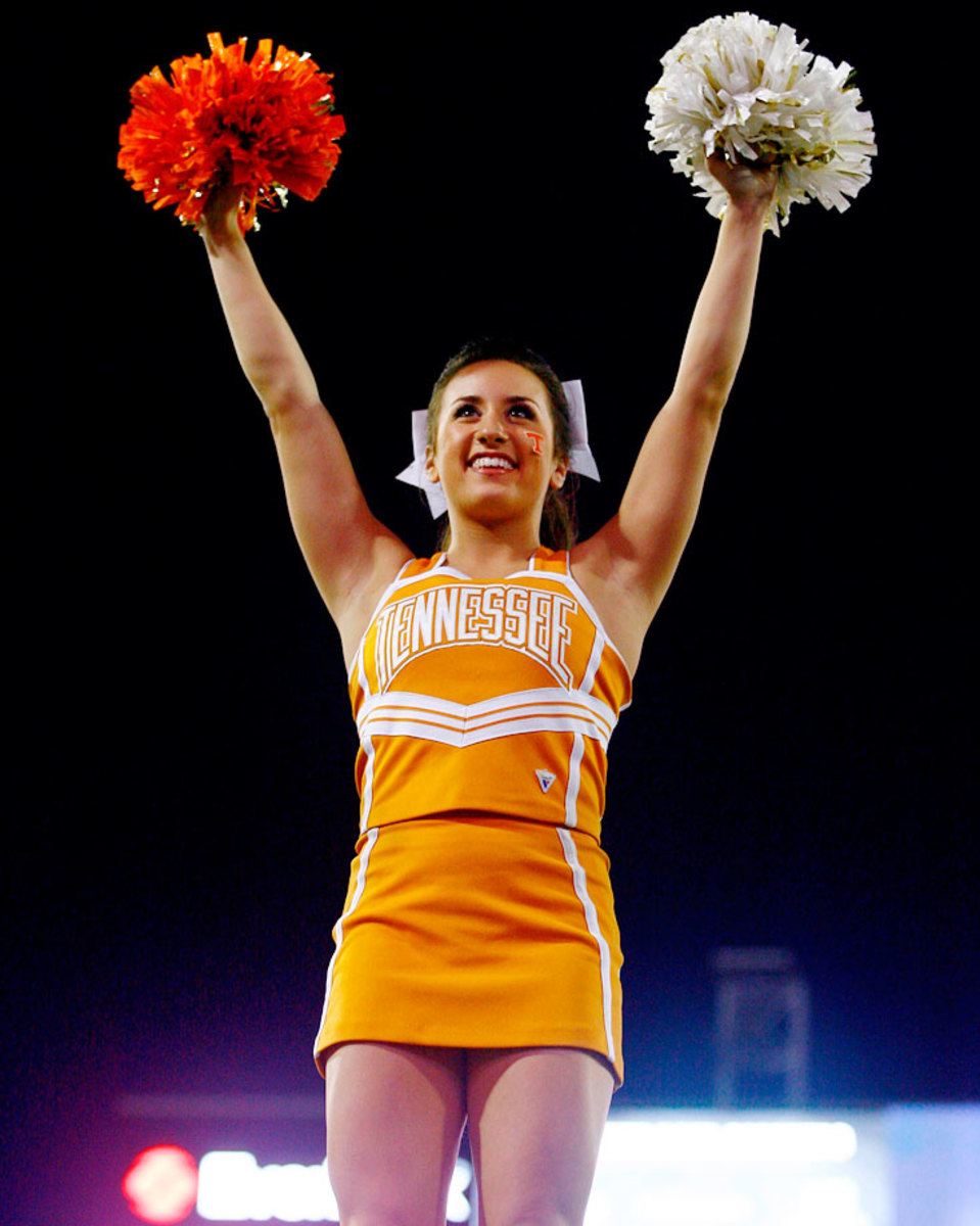 Taxslayer-Bowl-Tennessee-cheerleaders-CFX150102251_Tennessee_v_Iowa.jpg