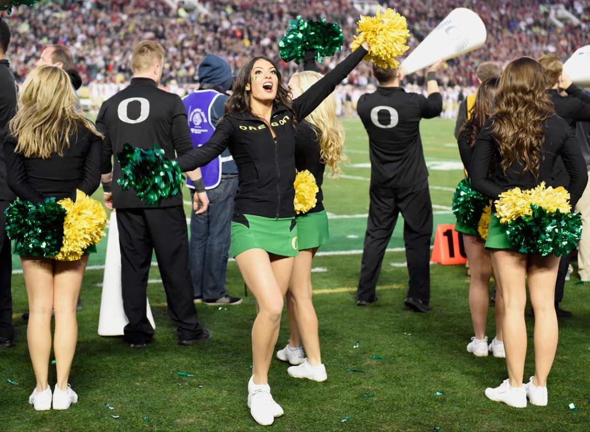 Rose-Bowl-Oregon-cheerleaders-DBP150101129_Rose_Bowl_Game.jpg