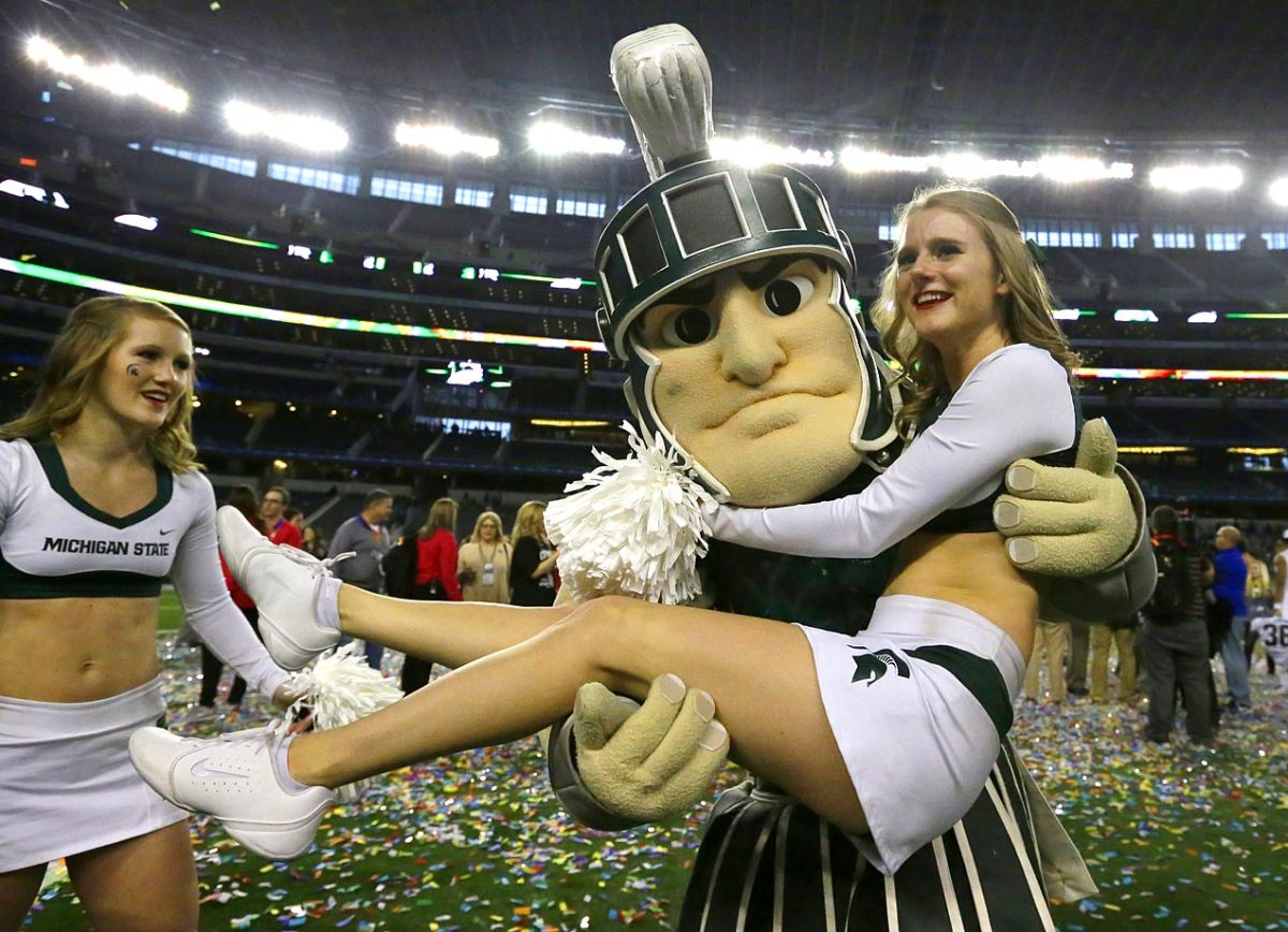 Cotton-Bowl-Michigan-State-cheerleaders-326736771b7a436e89e87109fc5bab58-0.jpg