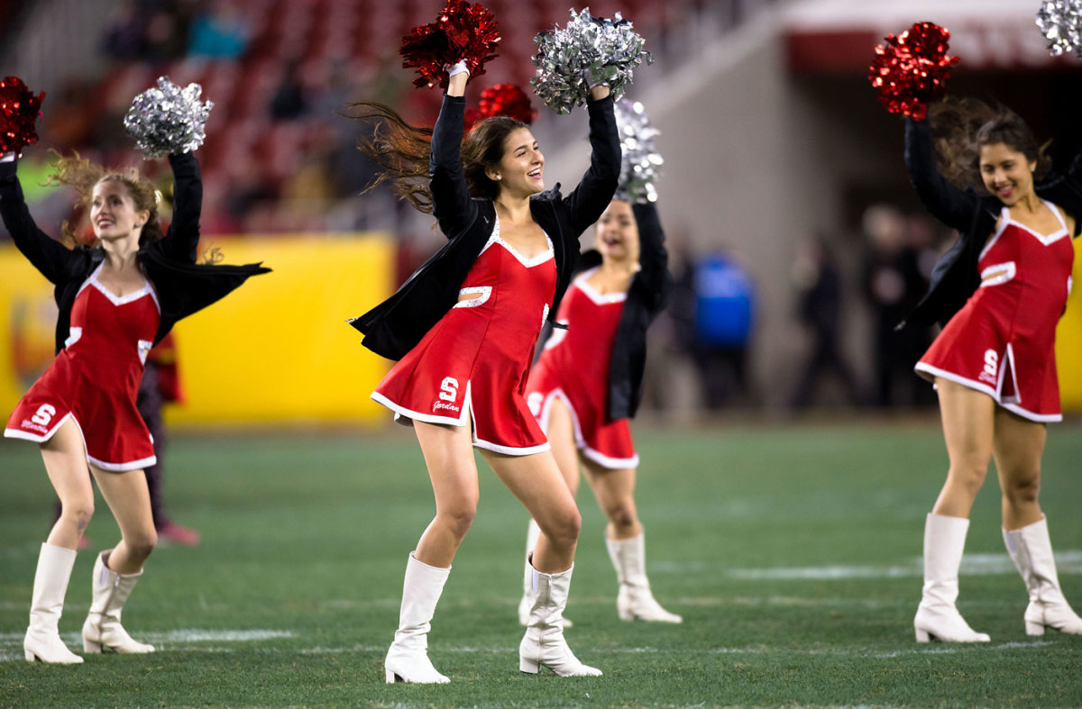 Foster-Farms-Bowl-Stanford-cheerleaders-CDT20141230066_maryland_at_Stanford.jpg