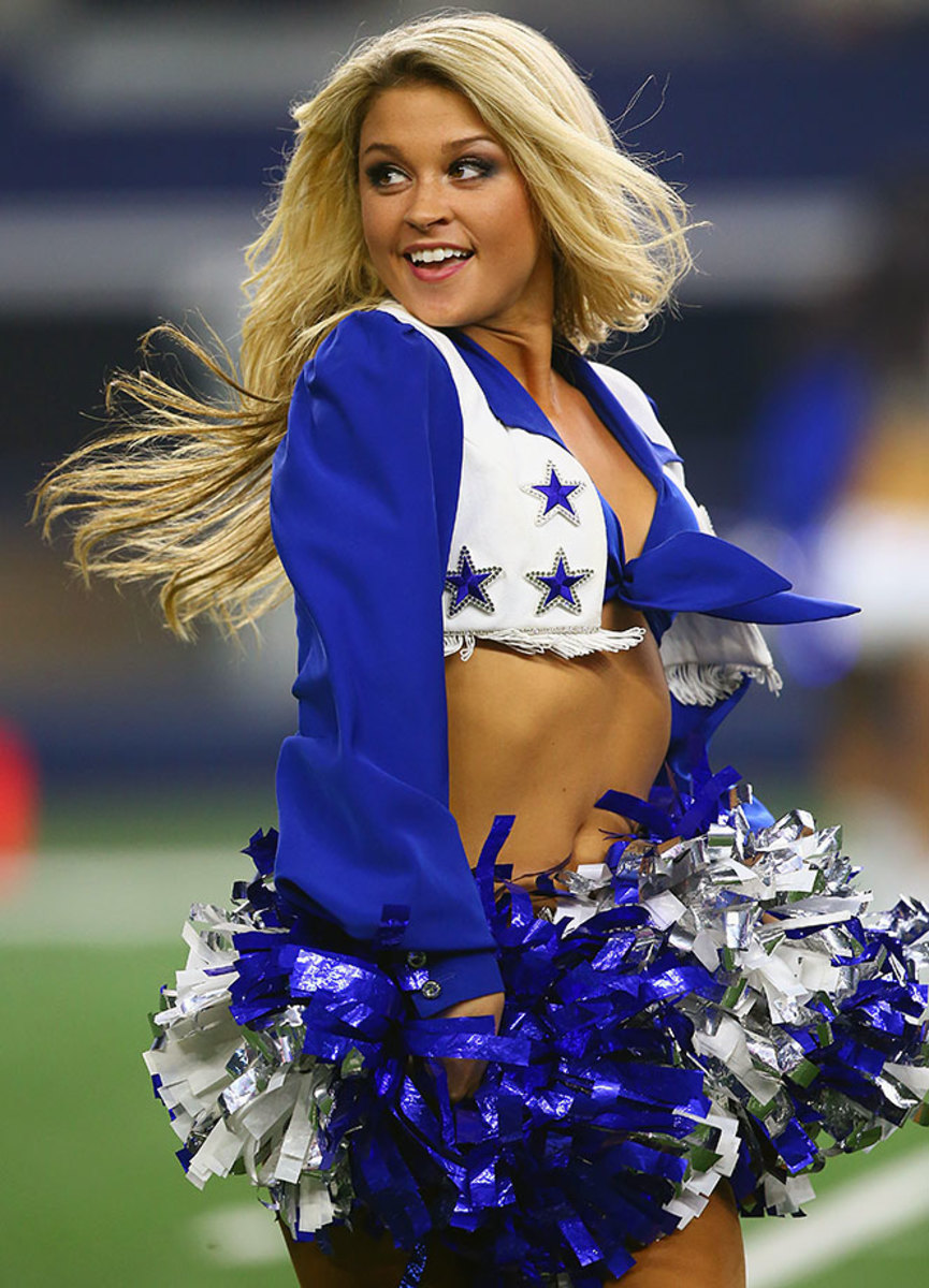 Dallas-Cowboys-cheerleaders-486412578.jpg
