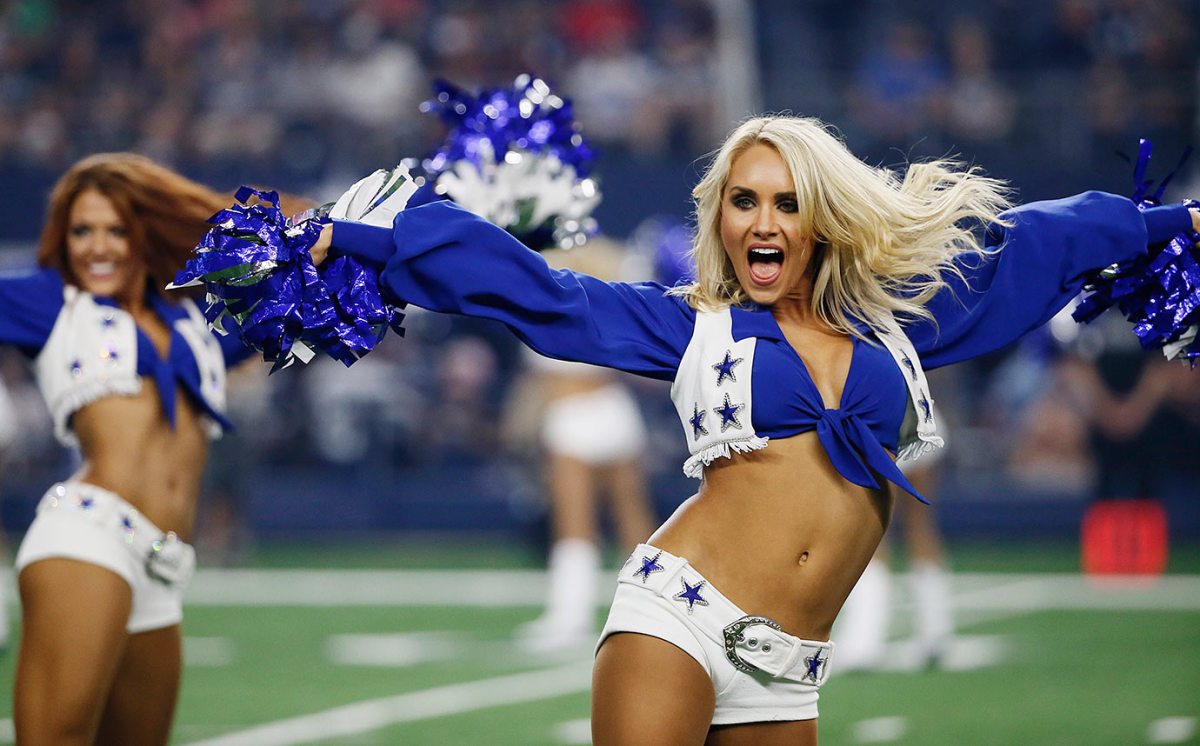 Dallas-Cowboys-cheerleaders-AP_6446089863.jpg
